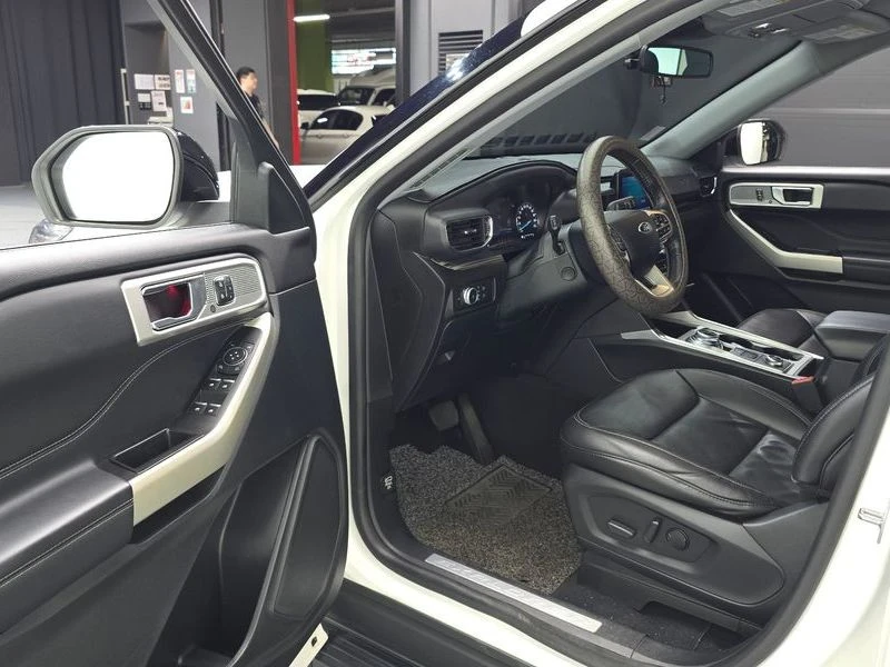 Ford Explorer 2.3 H Automatic, снимка 10 - Автомобили и джипове - 55954085