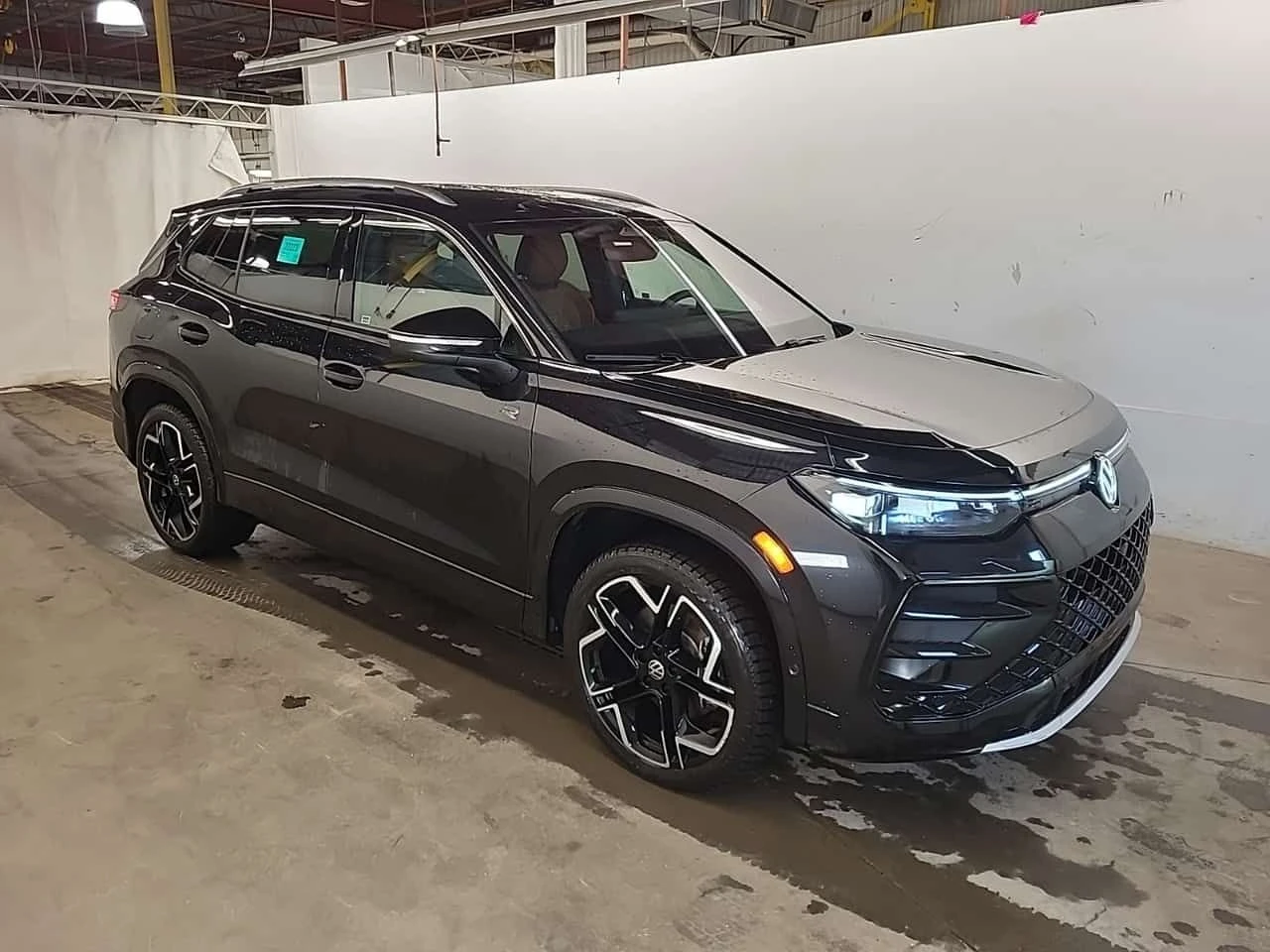 VW Tiguan * HIGHLINE R LINE* ГЛАВНО ПРЕДСТАВИТЕЛСТВО* , снимка 3 - Автомобили и джипове - 54791999