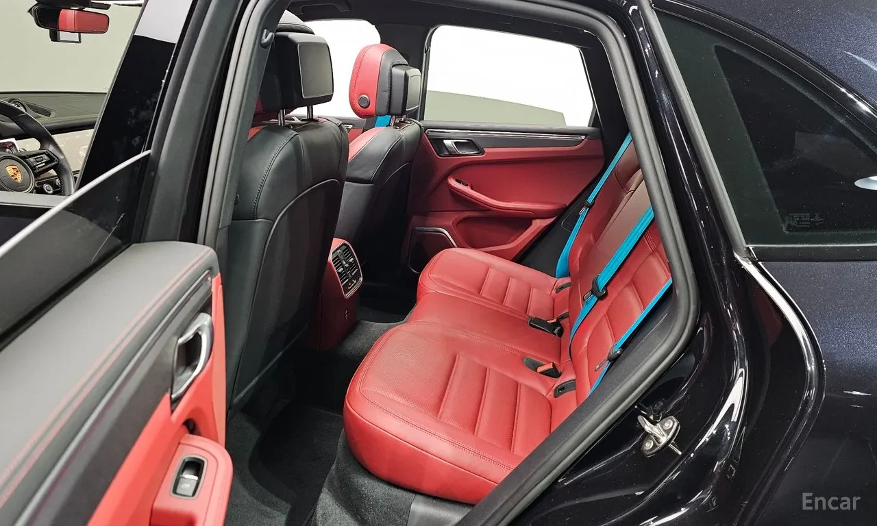 Porsche Macan GTS 95B | Sport Chrono | Кожа | Панорама | , снимка 14 - Автомобили и джипове - 54971402