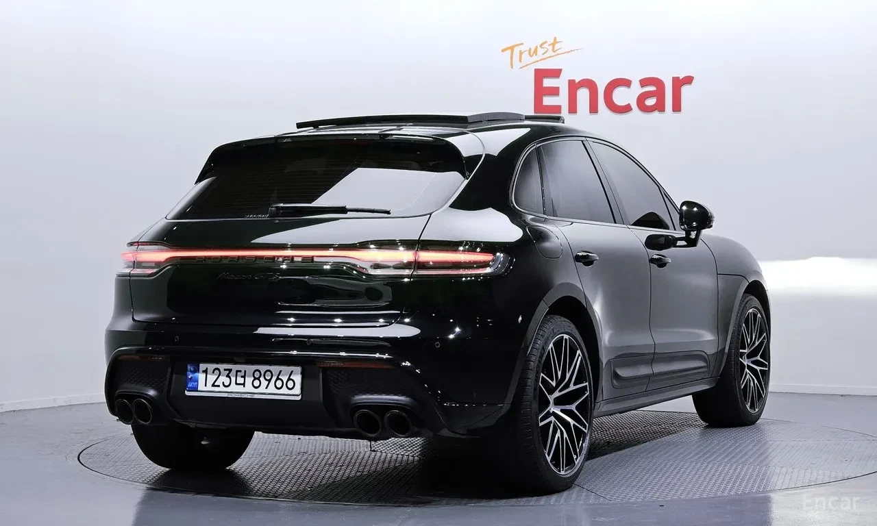 Porsche Macan GTS 95B | Sport Chrono | Кожа | Панорама | , снимка 2 - Автомобили и джипове - 54971402
