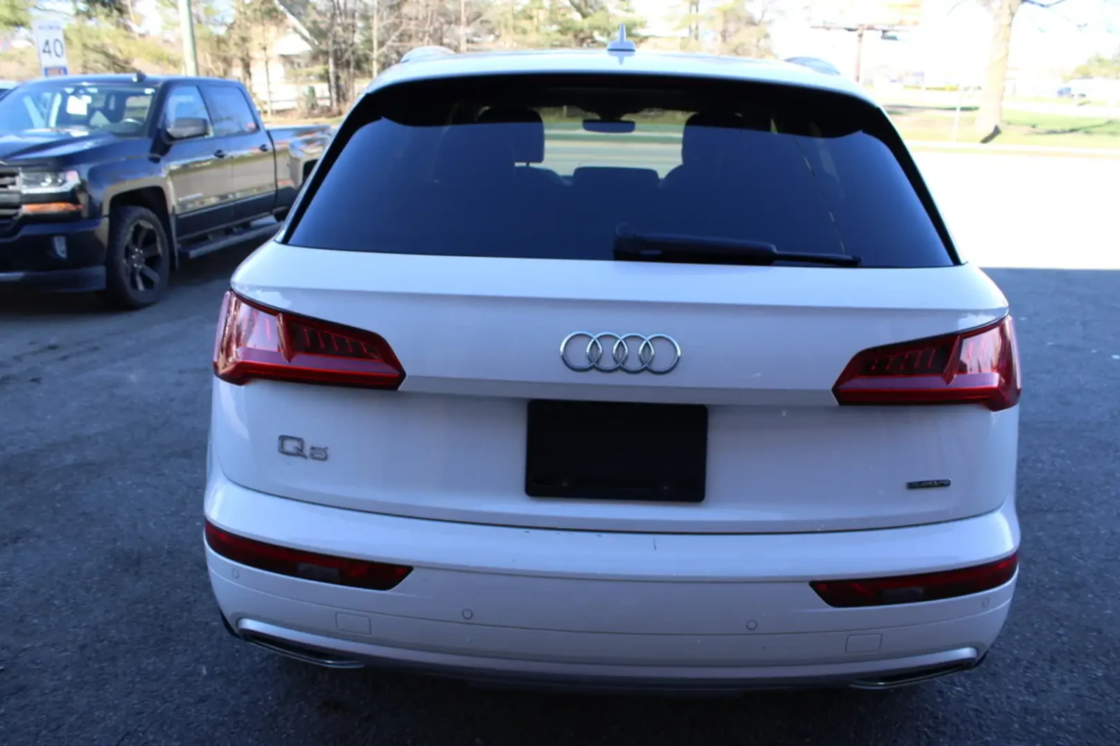 Audi Q5 Komfort, снимка 3 - Автомобили и джипове - 55654726