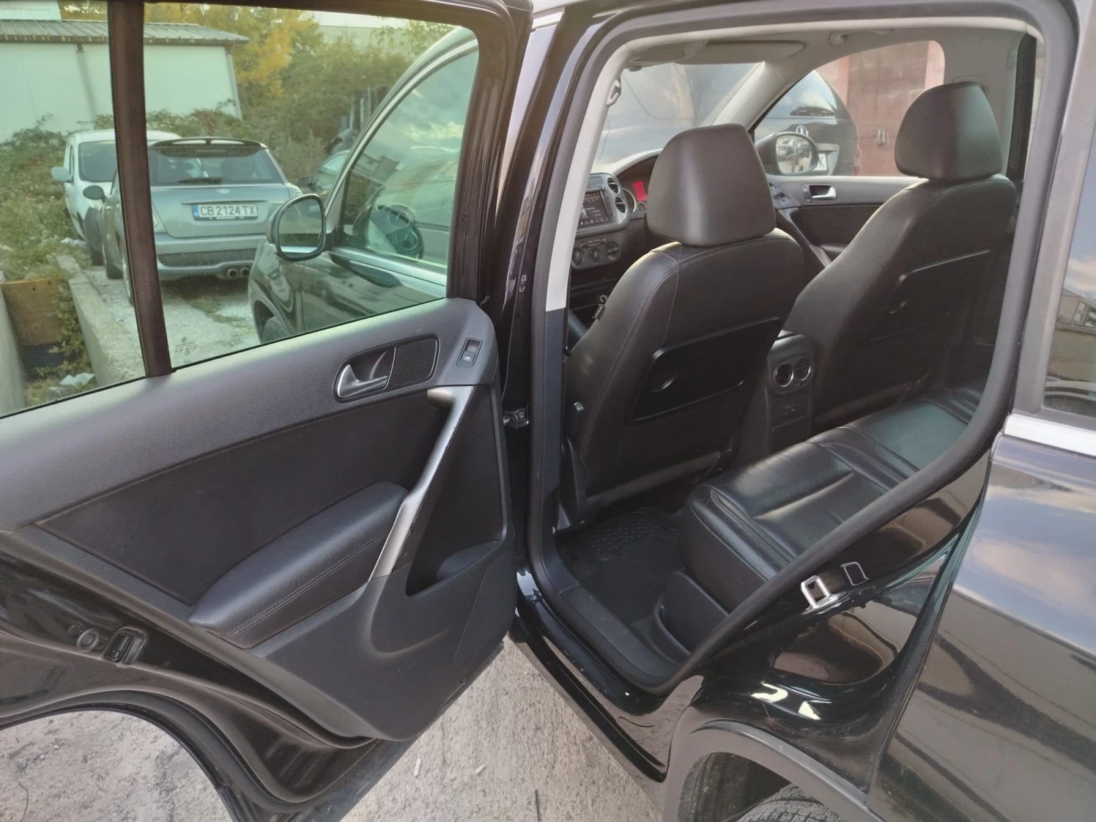 VW Tiguan, снимка 6 - Автомобили и джипове - 56601285