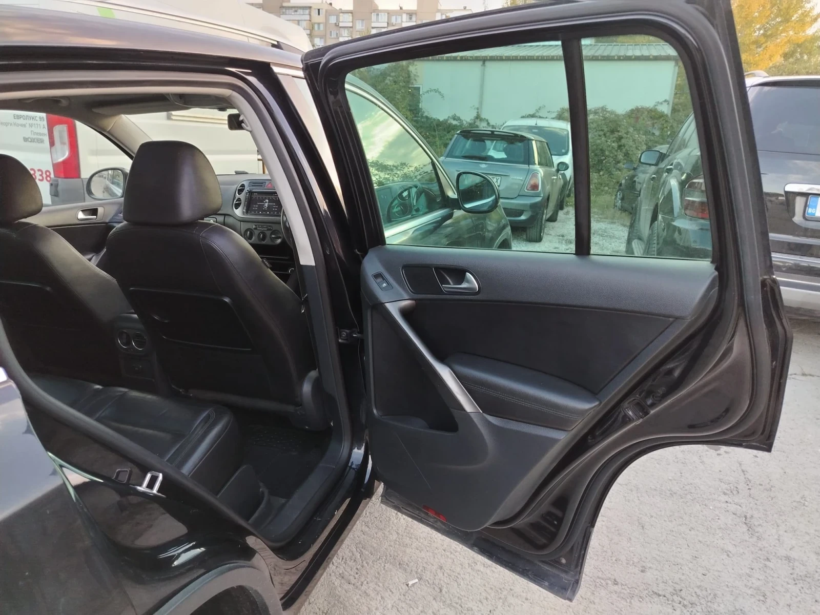 VW Tiguan, снимка 5 - Автомобили и джипове - 56601285