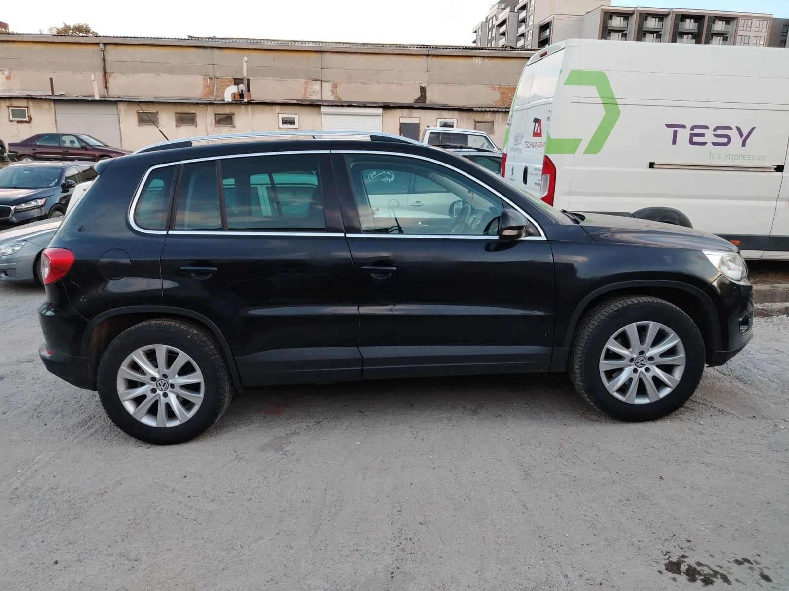 VW Tiguan, снимка 2 - Автомобили и джипове - 56601285