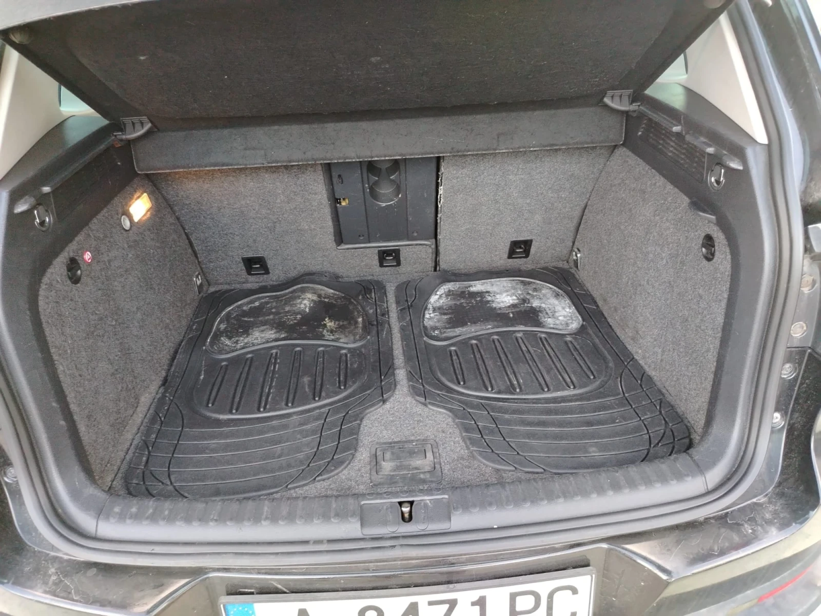 VW Tiguan, снимка 10 - Автомобили и джипове - 56601285