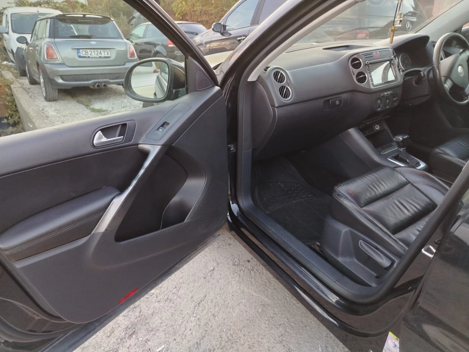 VW Tiguan, снимка 7 - Автомобили и джипове - 56601285