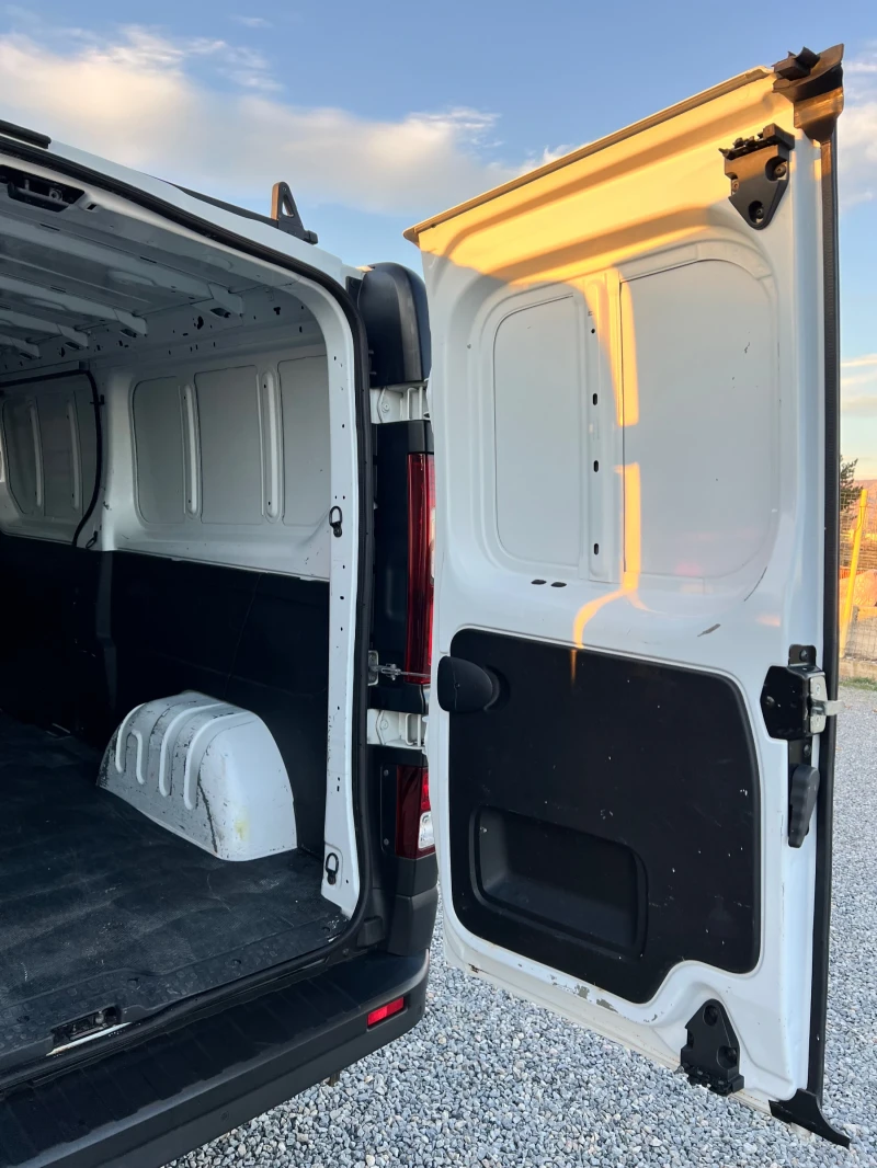 Renault Trafic, снимка 7 - Бусове и автобуси - 47992777