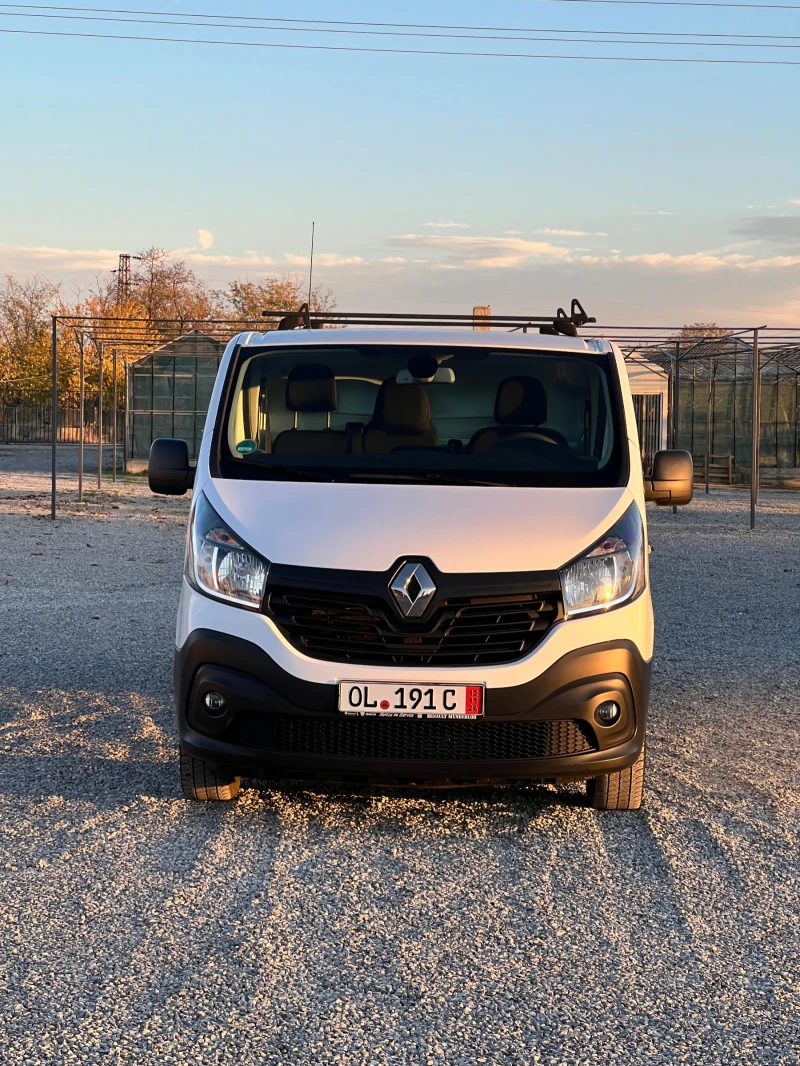 Renault Trafic, снимка 1 - Бусове и автобуси - 47992777