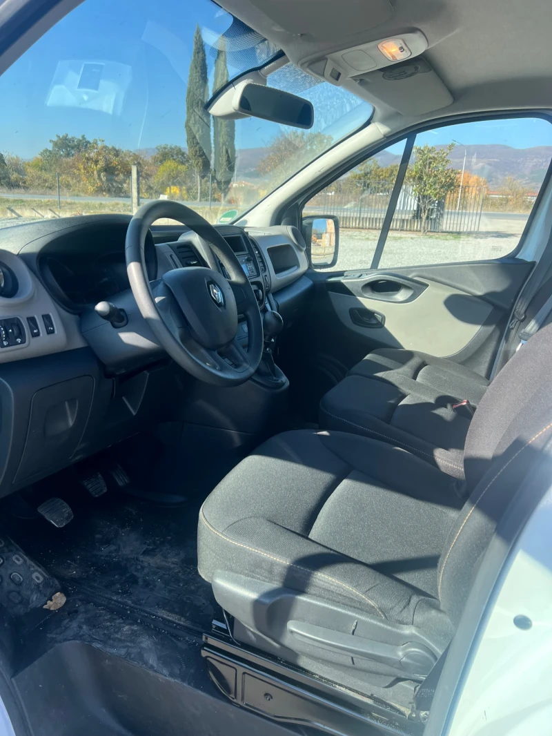 Renault Trafic, снимка 10 - Бусове и автобуси - 47992777