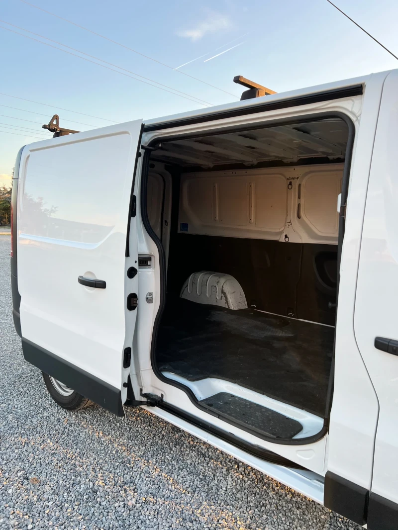 Renault Trafic, снимка 9 - Бусове и автобуси - 47992777