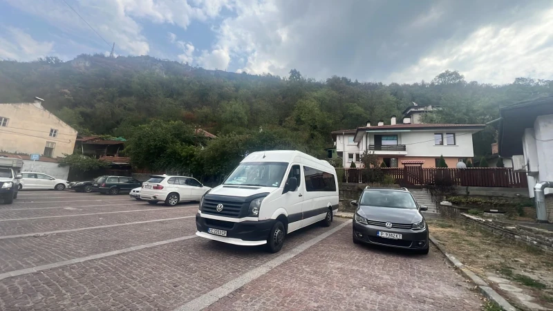 VW Crafter 2.2, снимка 2 - Бусове и автобуси - 49037037