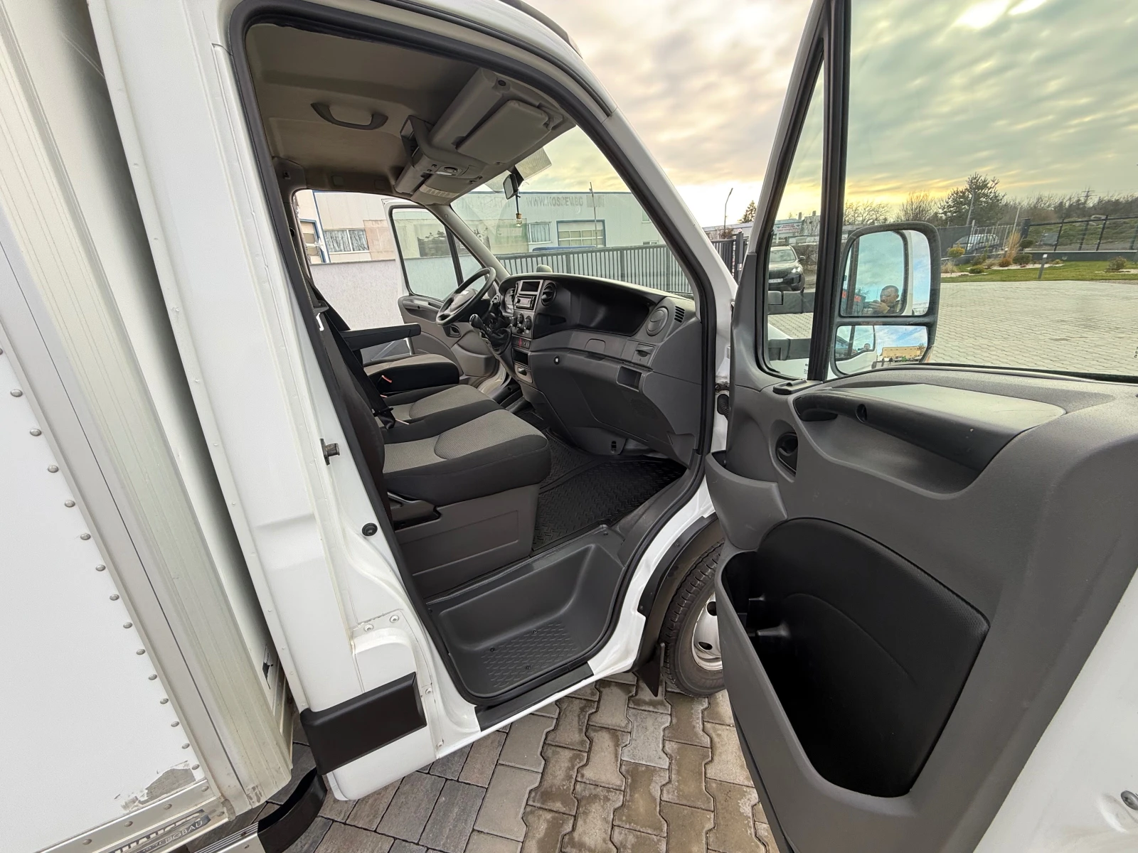 Iveco Daily 50C17* 3.0HPI* БОРД* 3.5Т* Б-Кат* , снимка 14 - Бусове и автобуси - 53733696