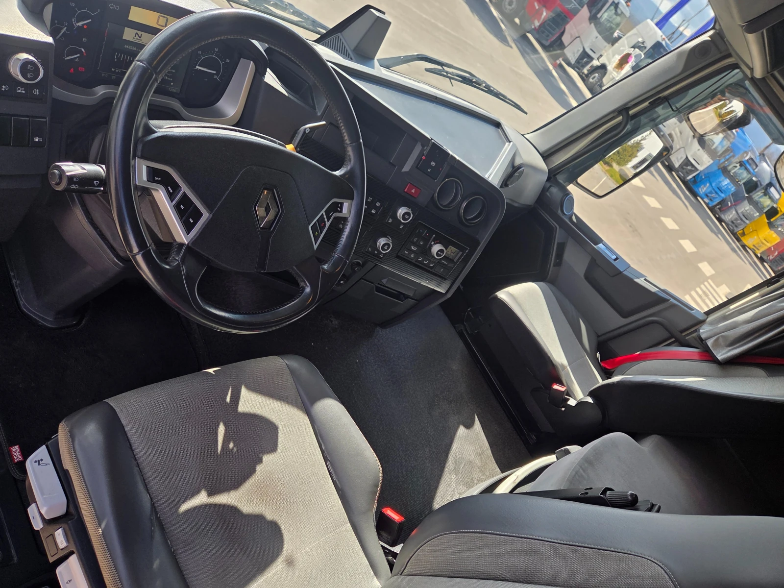 Renault T Стандартен - изображение 6