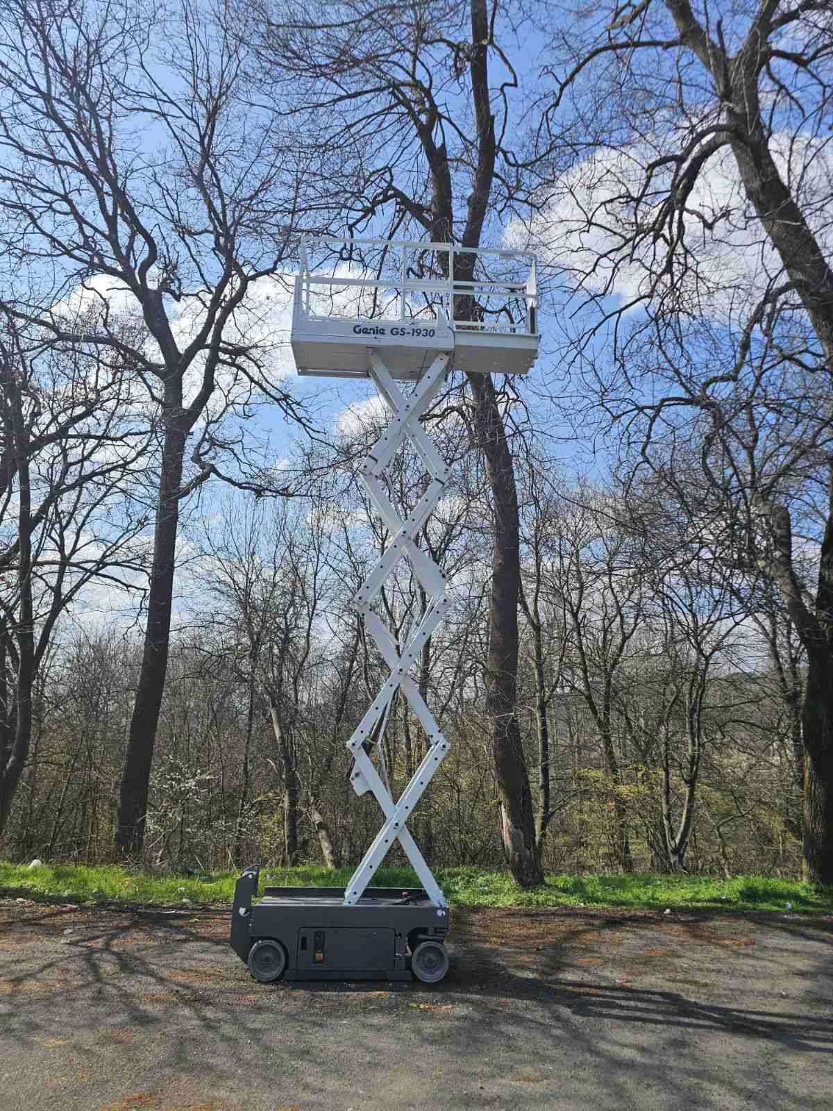 Автовишка Друга марка Genie GS-1930, снимка 8 - Индустриална техника - 53999707