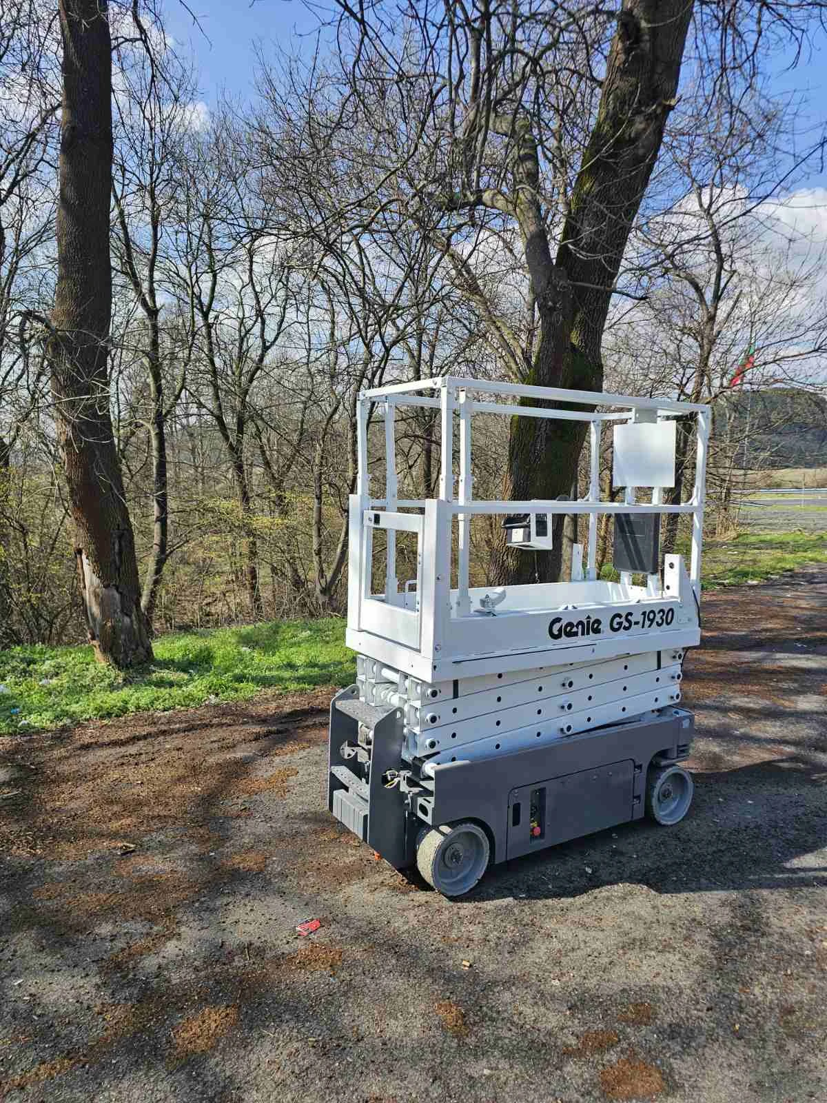 Автовишка Друга марка Genie GS-1930, снимка 2 - Индустриална техника - 53999707