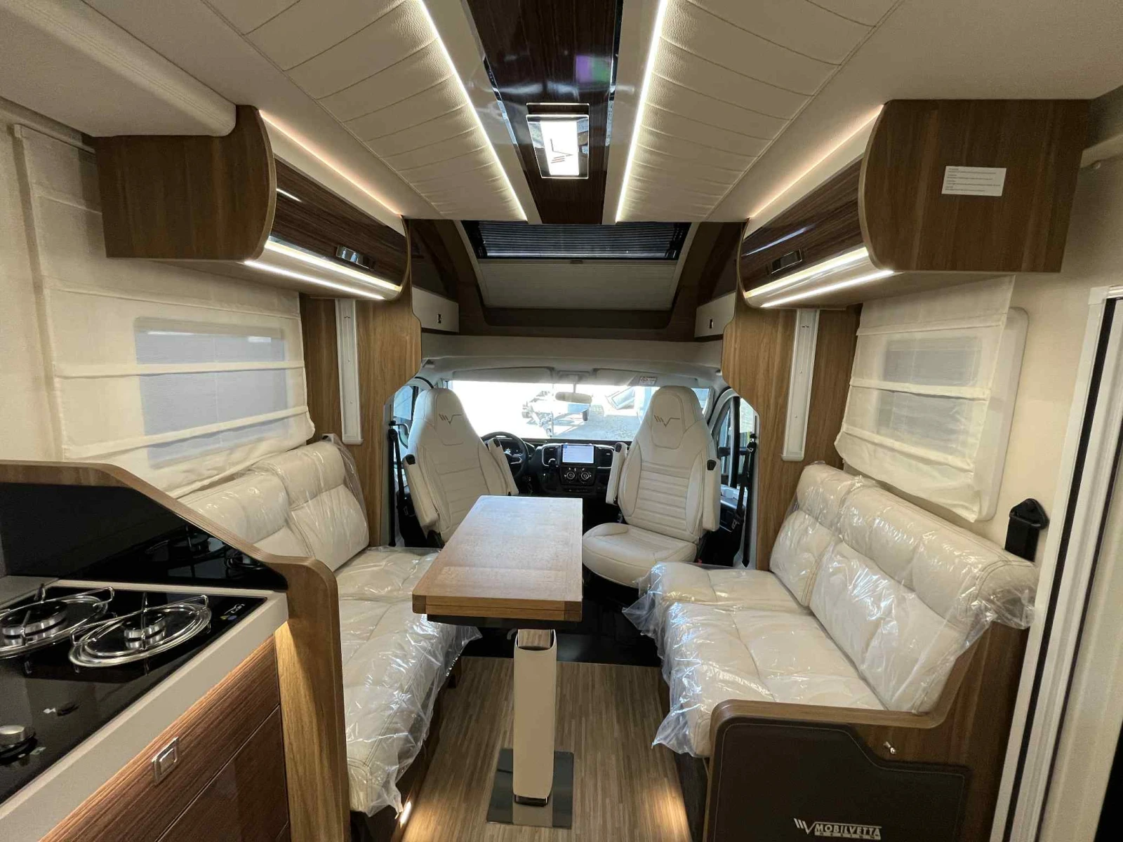 Кемпер Mobilvetta Krosser P90 AT8 2025* Двоен под* NAVI* Автоматик - изображение 7
