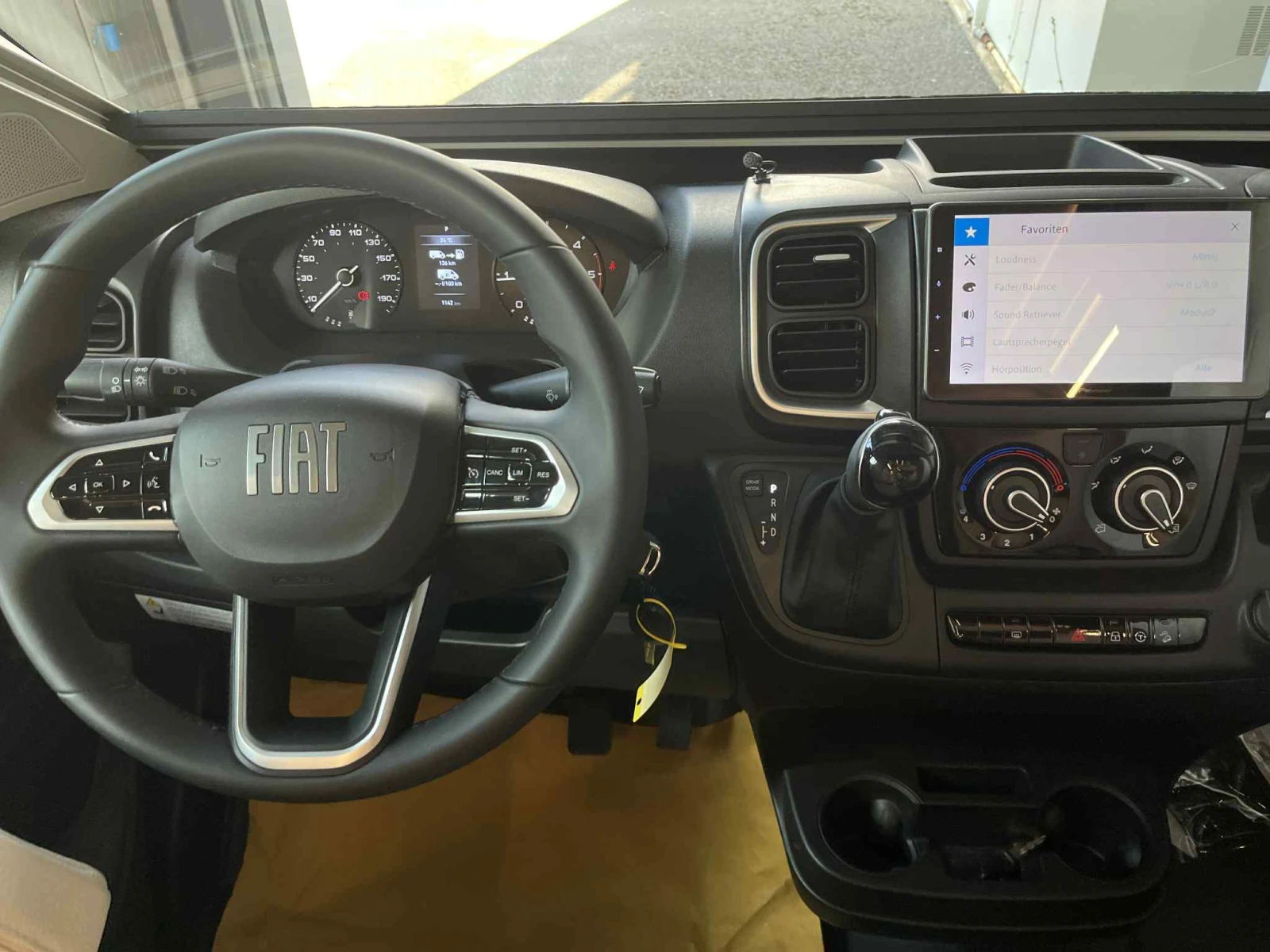 Кемпер Mobilvetta Krosser P90 AT8 2025* Двоен под* NAVI* Автоматик - изображение 4