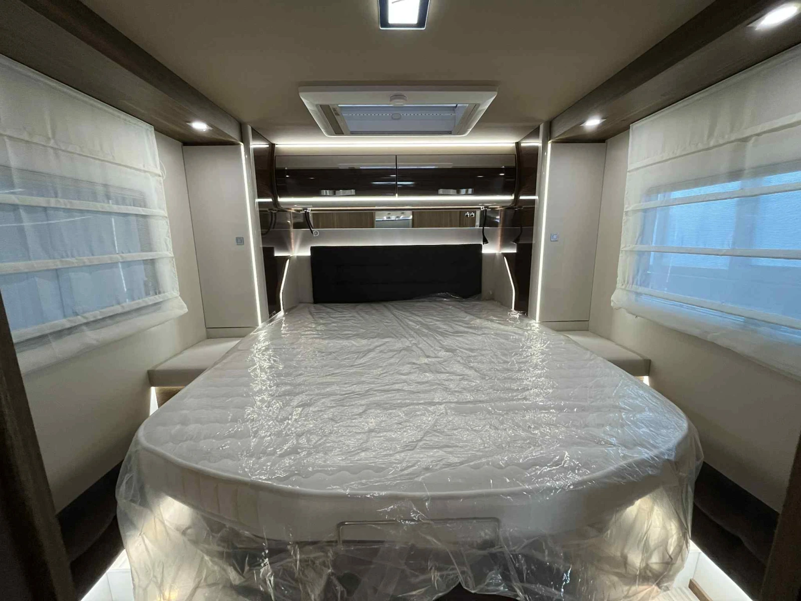 Кемпер Mobilvetta Krosser P90 AT8 2025* Двоен под* NAVI* Автоматик - изображение 6