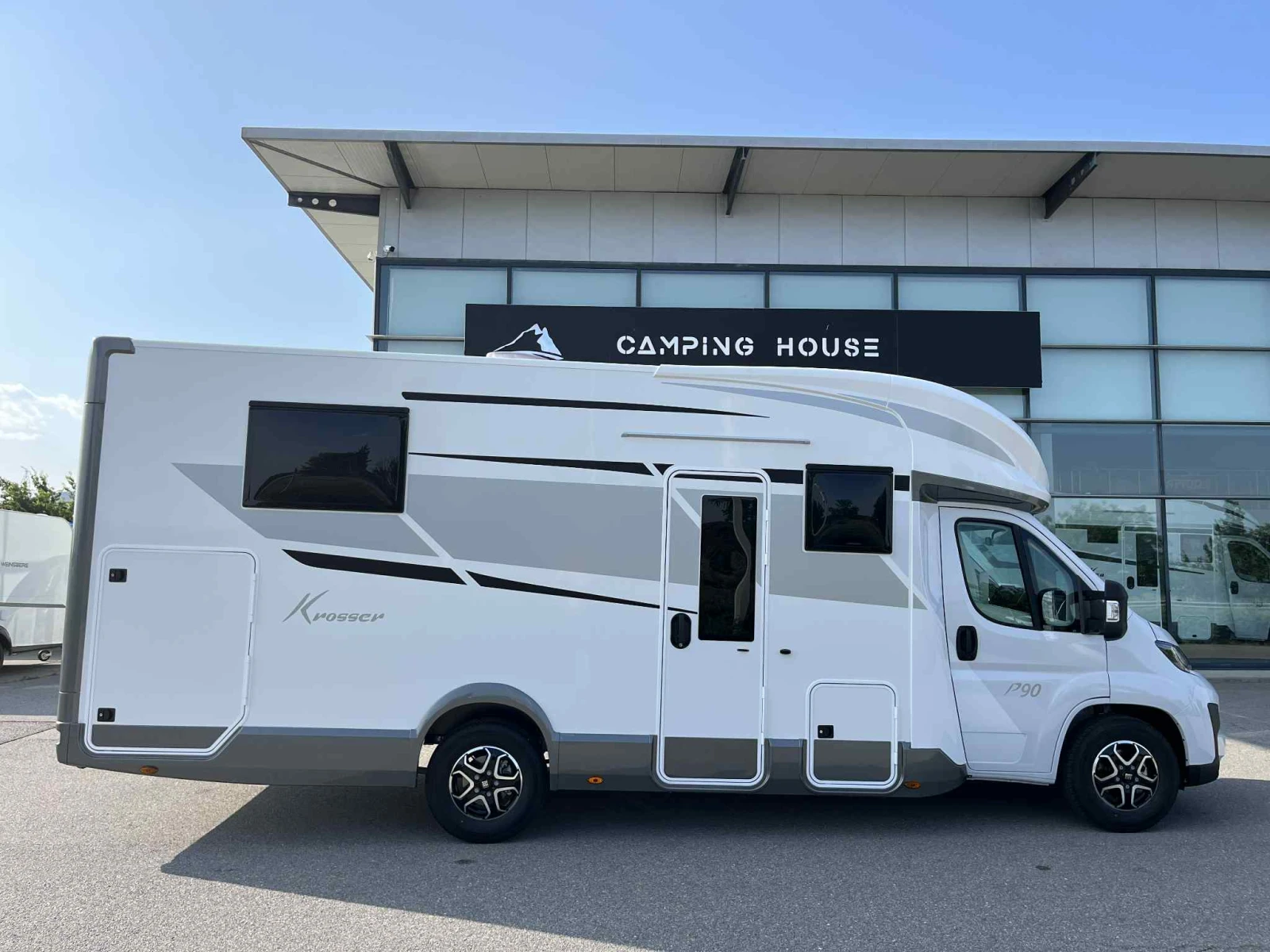 Кемпер Mobilvetta Krosser P90 AT8 2025* Двоен под* NAVI* Автоматик - изображение 2