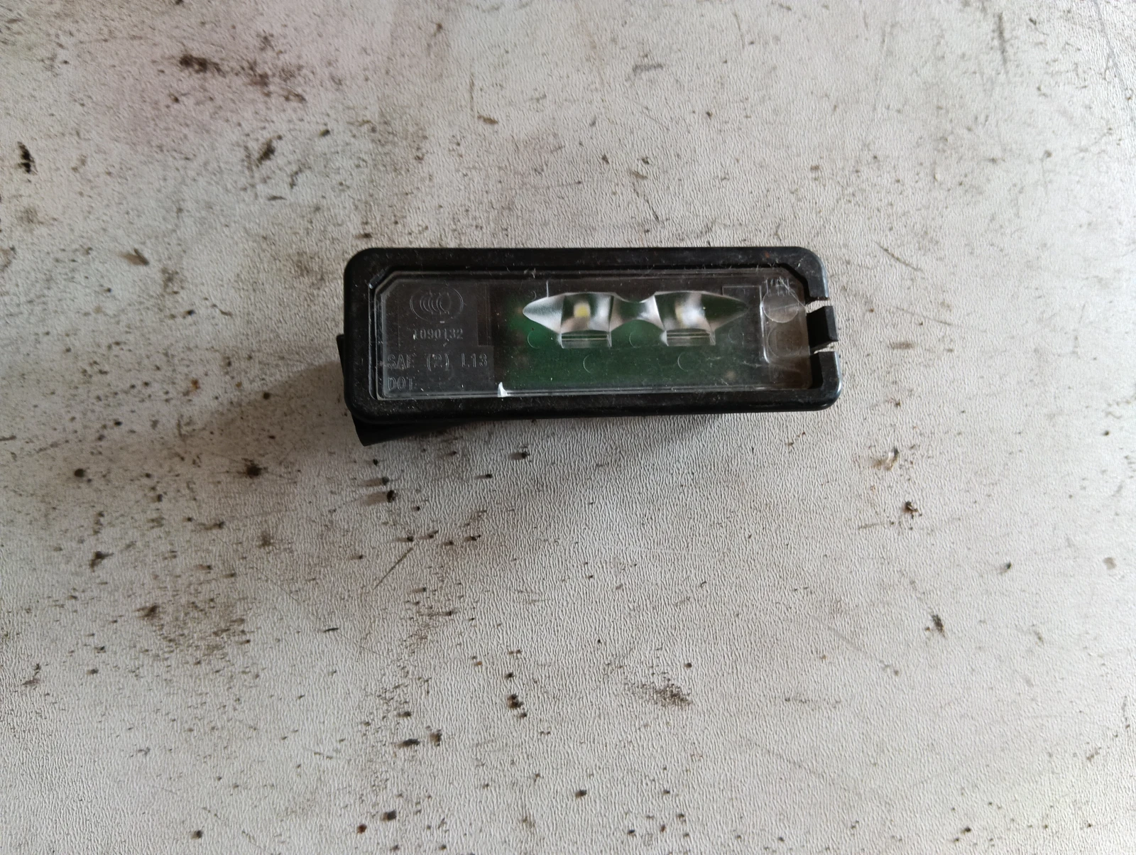 плафон регистрационен номер 5F9943021 Seat Leon