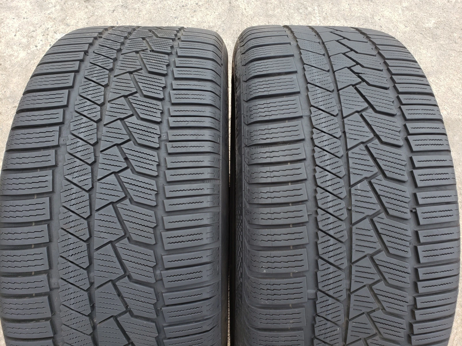 Гуми Зимни 255/45R19, снимка 2 - Гуми и джанти - 56180300