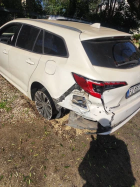 Toyota Corolla 1.8HYBRID 65000км, снимка 2