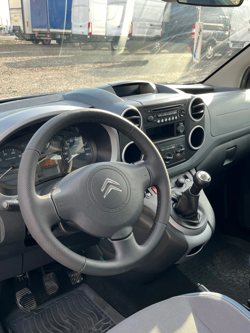 Citroen Berlingo 1.6HDI, снимка 12 - Автомобили и джипове - 48413402