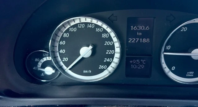 Mercedes-Benz C 220 CDI-AMG-SPORT EDITION-РЕАЛНИ КМ.-2007г - изображение 8