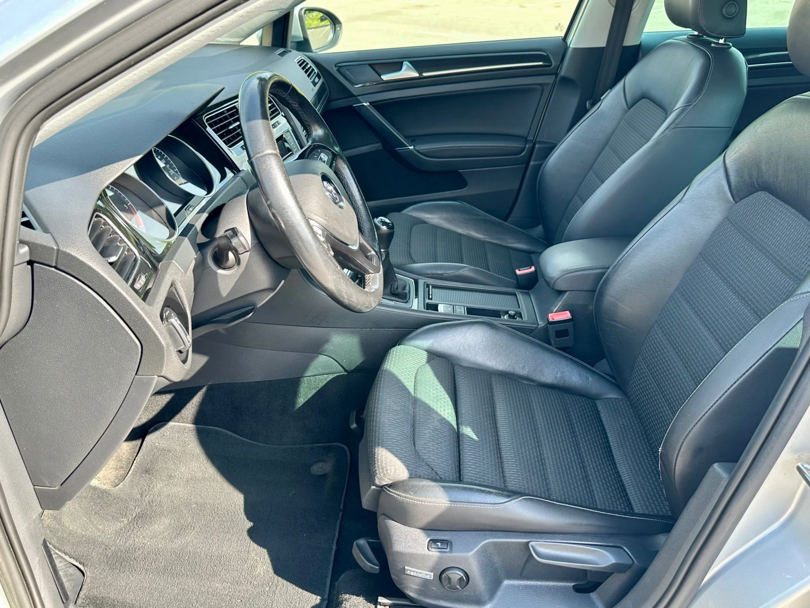 VW Golf 2.0TDI Bi-Xenon Масаж Нави - изображение 9