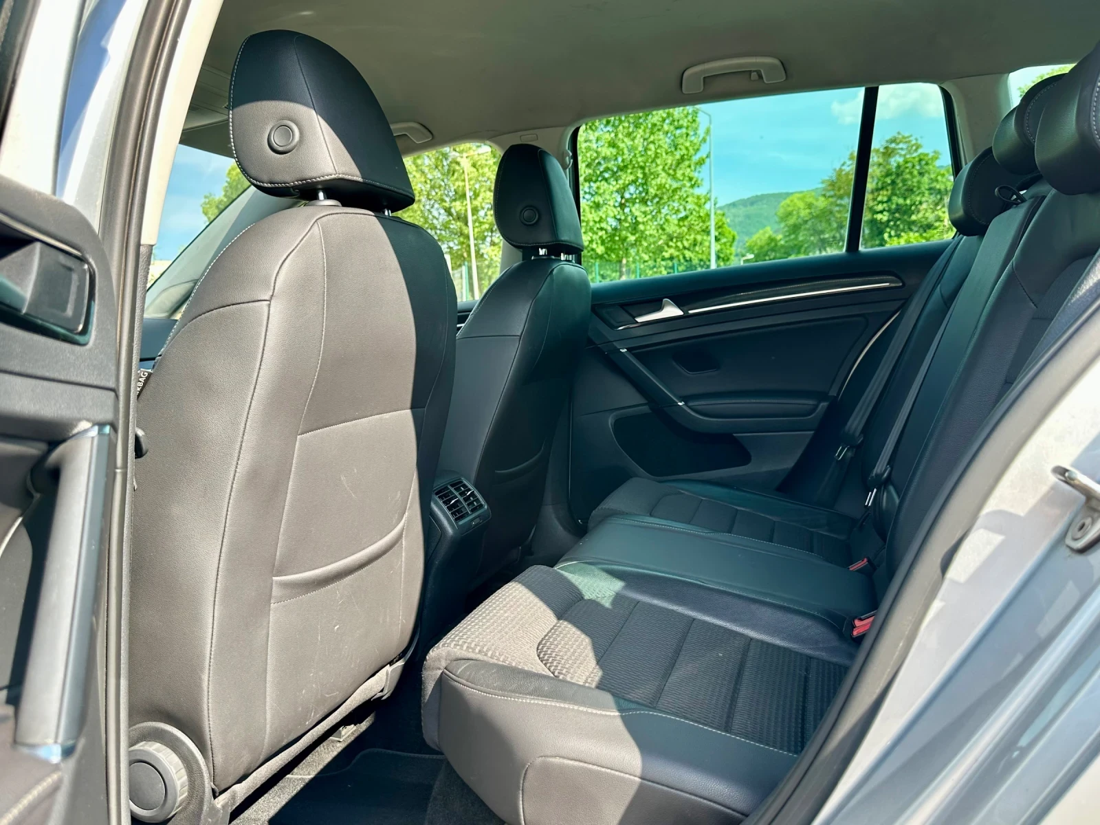 VW Golf 2.0TDI Bi-Xenon Масаж Нави - изображение 10