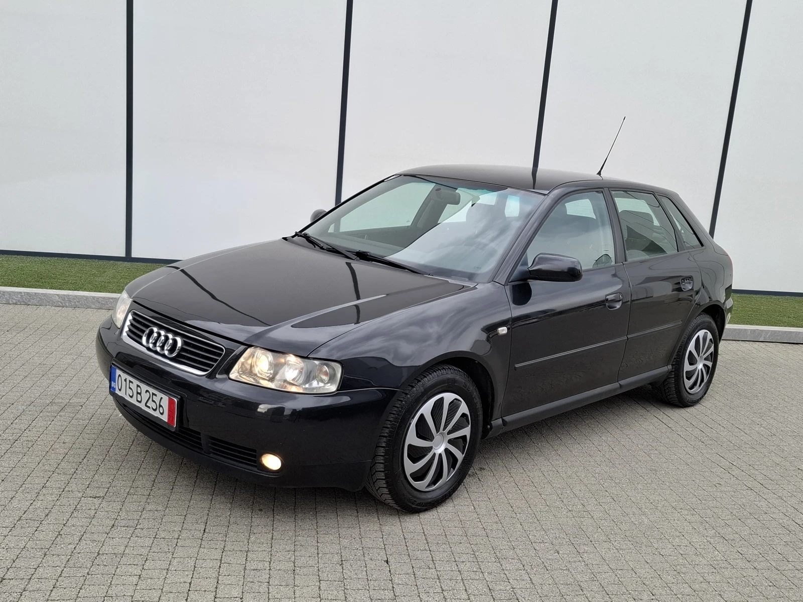 Audi A3 1.6i* (101кс)* * FACELIFT* * НОВ ВНОС* *  - изображение 3