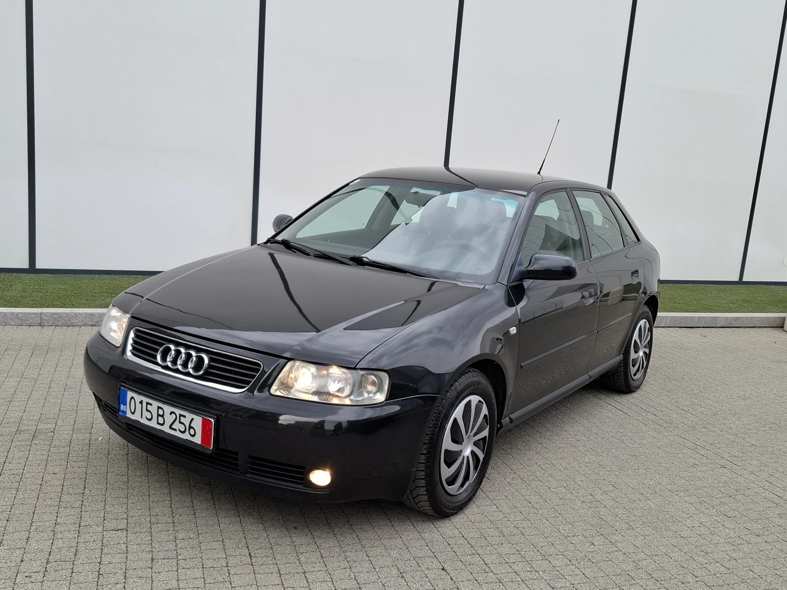 Audi A3 1.6i* (101кс)* * FACELIFT* * НОВ ВНОС* *  - изображение 2