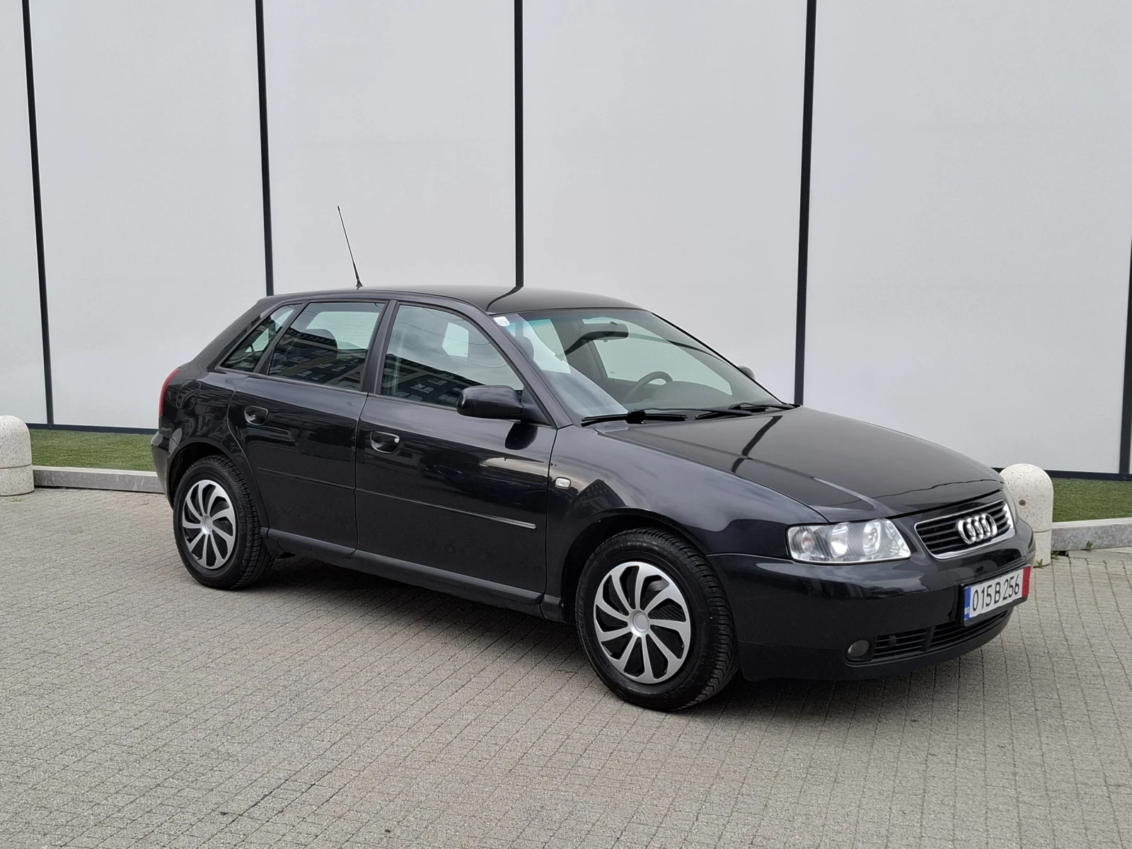 Audi A3 1.6i* (101кс)* * FACELIFT* * НОВ ВНОС* *  - изображение 10