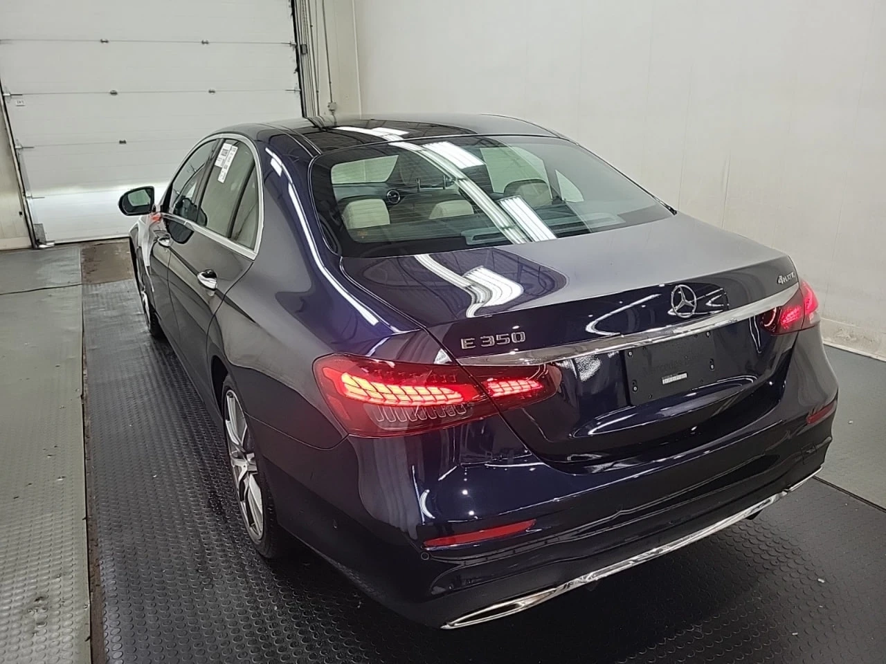 Mercedes-Benz E 350 * CARFAX * АВТО КРЕДИТ * ЦЕНА ДО БГ! - изображение 6