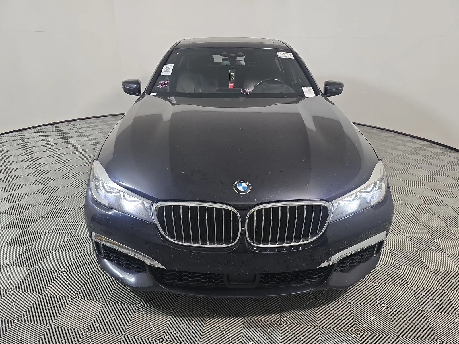 BMW 740 M* SPORT* ДИСТРОНИК* ХЕДЪП* BOWER* WILKINS* 360КАМ - изображение 5