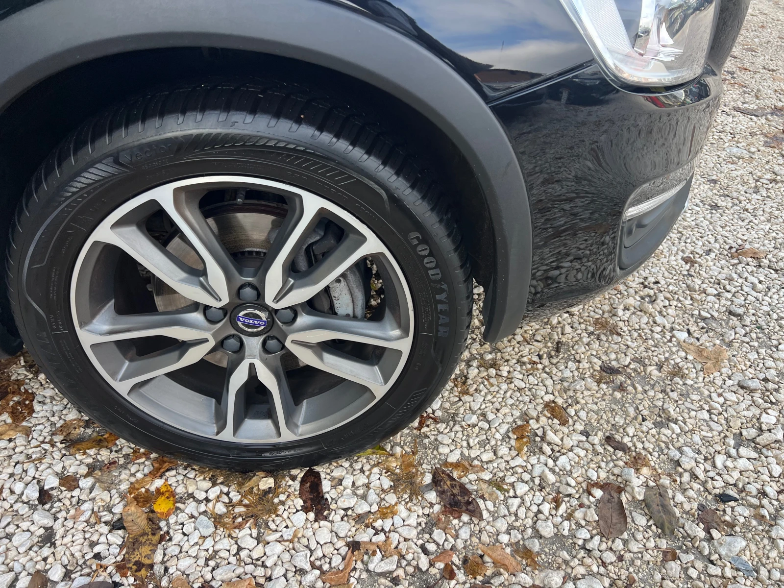Volvo S60 Cross Country  - изображение 9