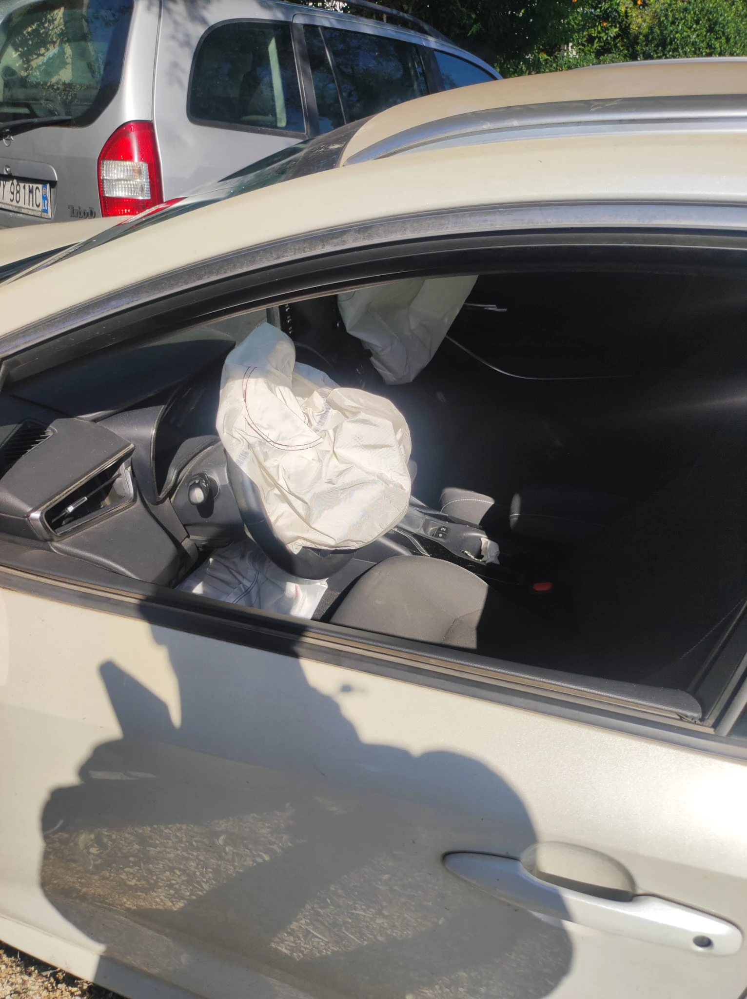 Toyota Corolla 1.8HYBRID 65000км, снимка 3 - Автомобили и джипове - 53921344