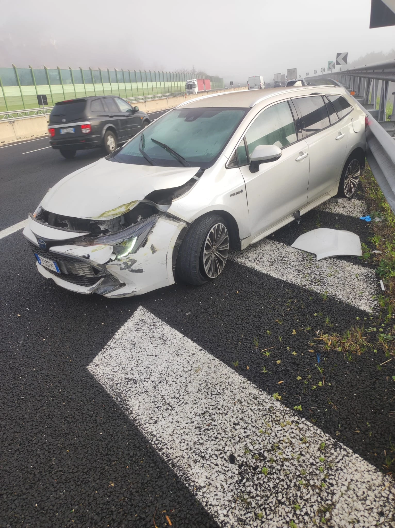 Toyota Corolla 1.8HYBRID 65000км