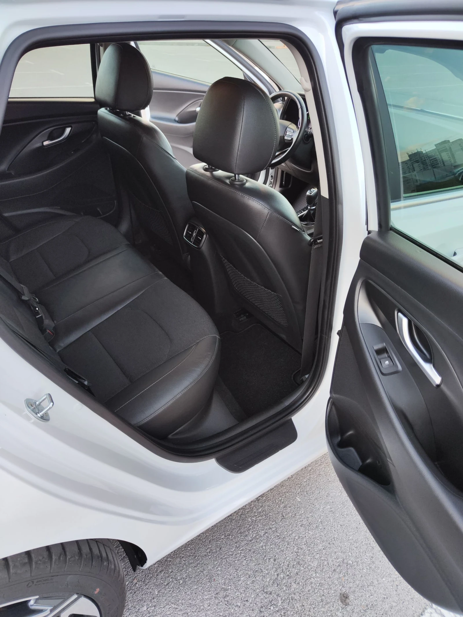 Hyundai I30 1.5T Mild hybrid , снимка 14 - Автомобили и джипове - 54248429