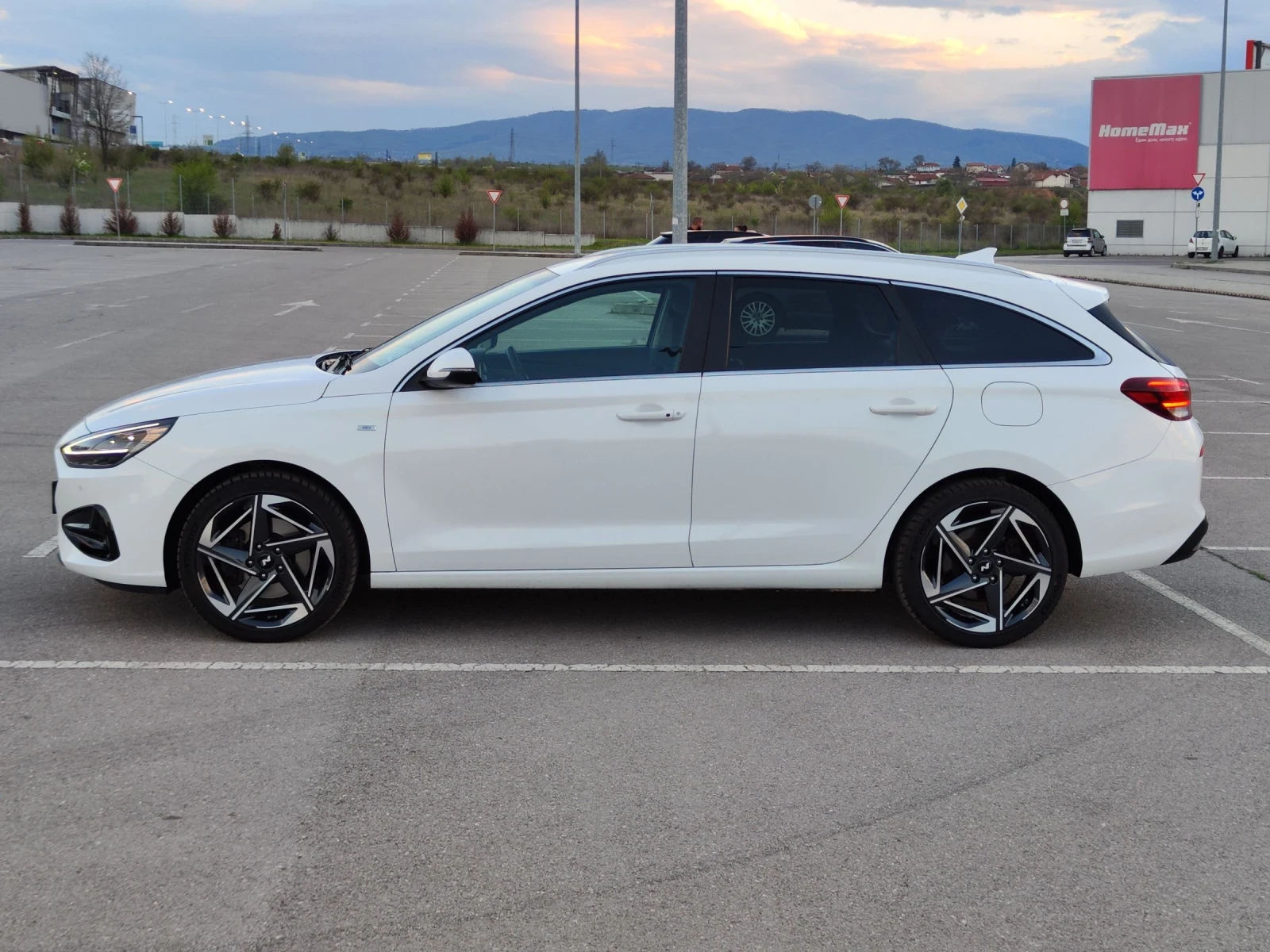 Hyundai I30 1.5T MHEV, снимка 7 - Автомобили и джипове - 54248429