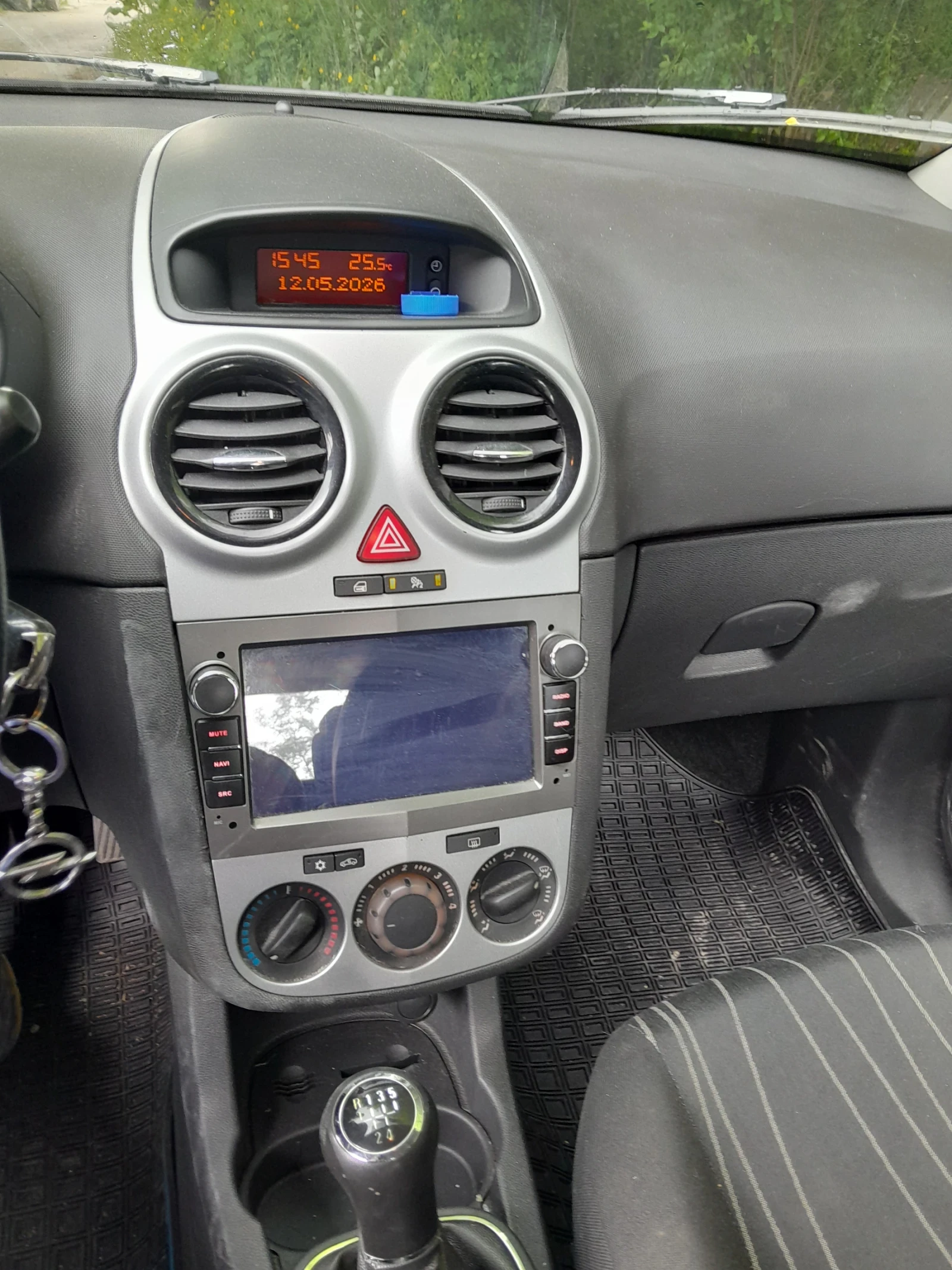 Opel Corsa D, снимка 5 - Автомобили и джипове - 54525938