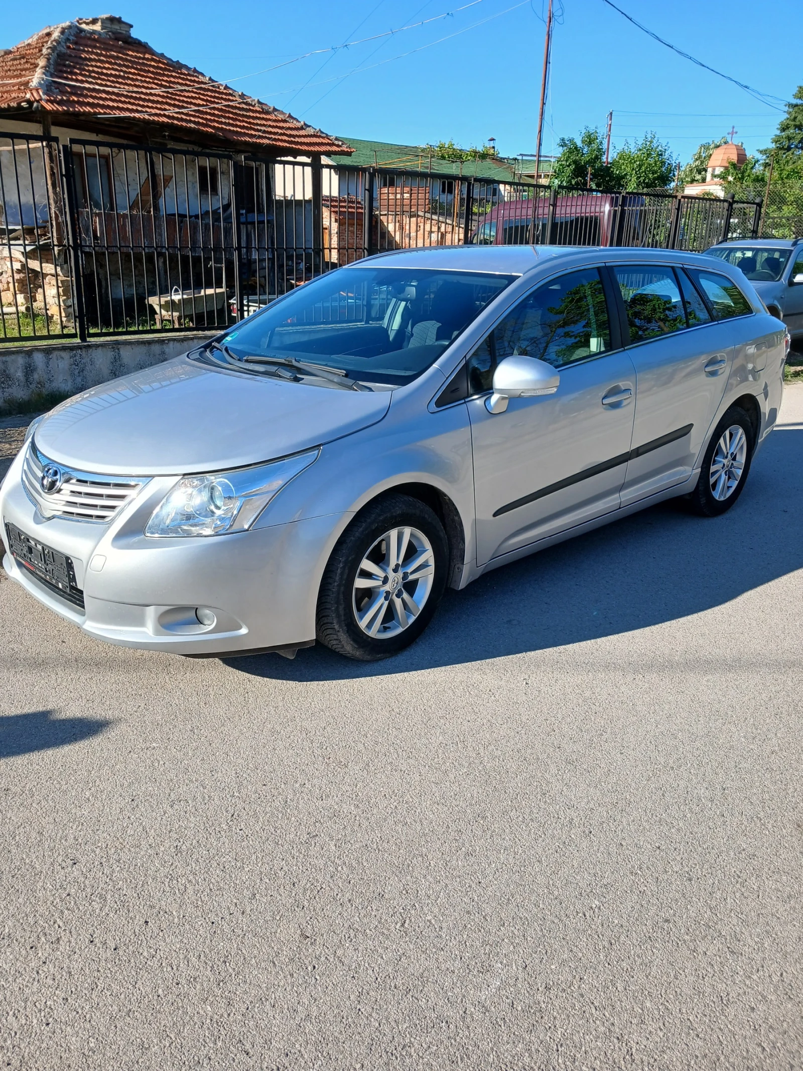 Toyota Avensis, снимка 4 - Автомобили и джипове - 54567245