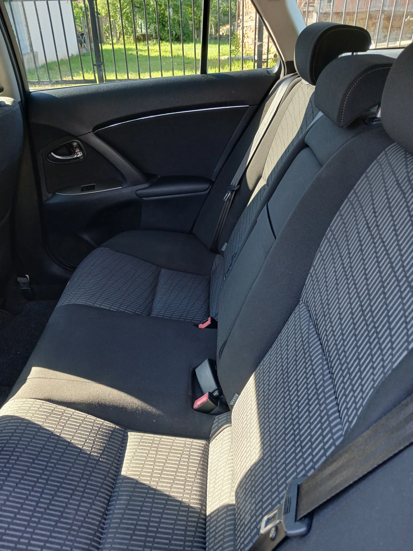 Toyota Avensis, снимка 11 - Автомобили и джипове - 54567245