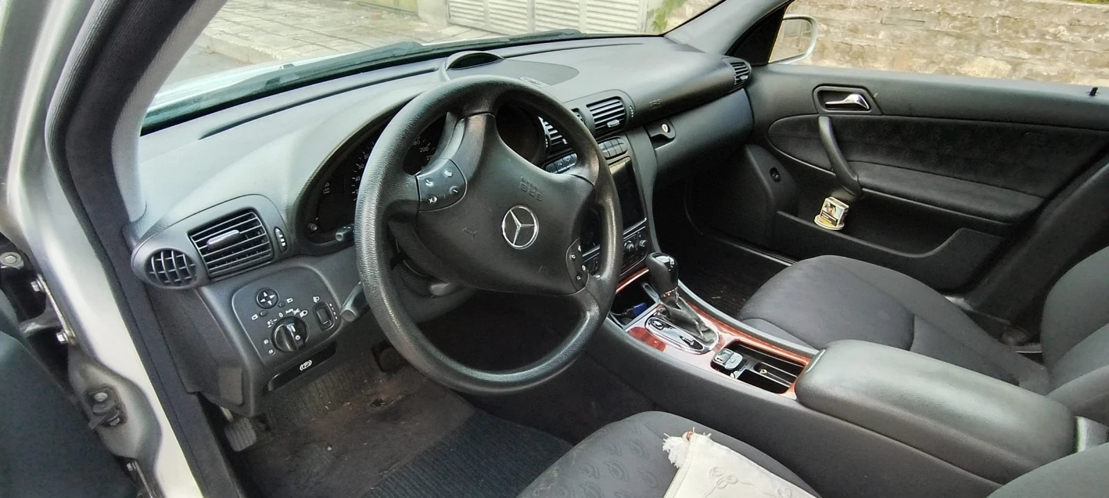 Mercedes-Benz C 220, снимка 4 - Автомобили и джипове - 54742783