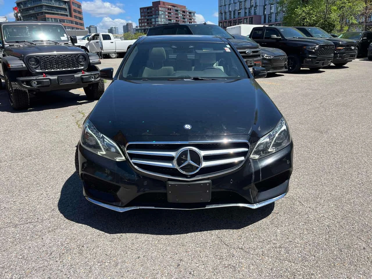 Mercedes-Benz E 500 ДИСТРОНИК * ОБДУХВАНЕ * 360 * КЛИП НА МОТОРА, снимка 2 - Автомобили и джипове - 54780838
