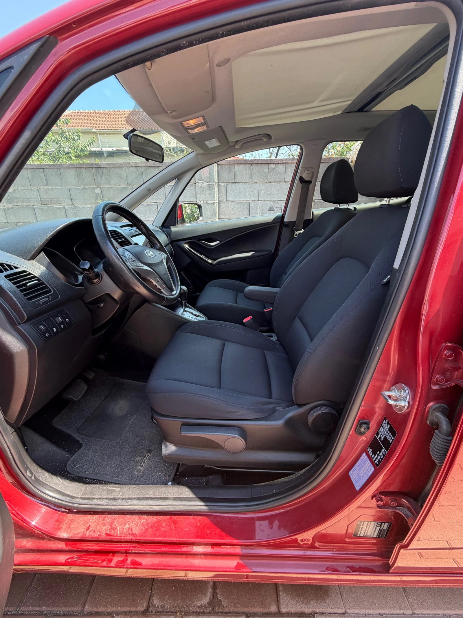 Hyundai Ix20, снимка 10 - Автомобили и джипове - 55015897