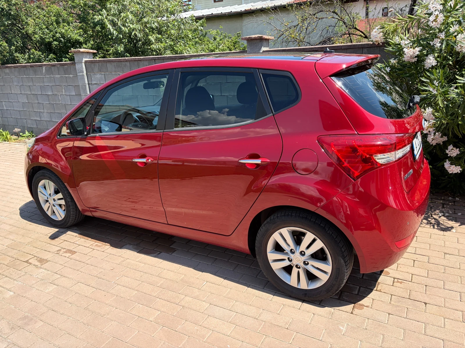 Hyundai Ix20, снимка 15 - Автомобили и джипове - 55015897