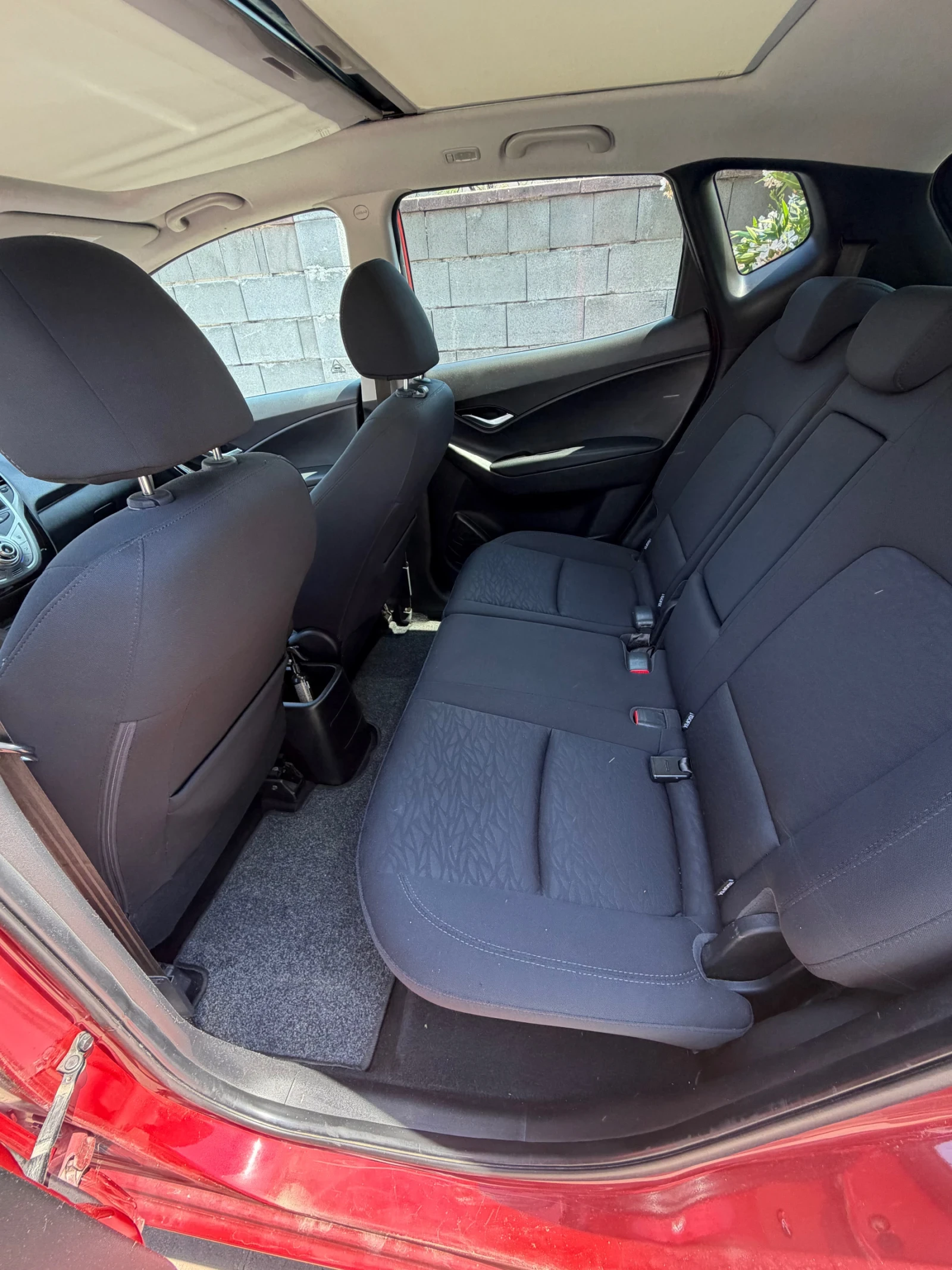 Hyundai Ix20, снимка 6 - Автомобили и джипове - 55015897