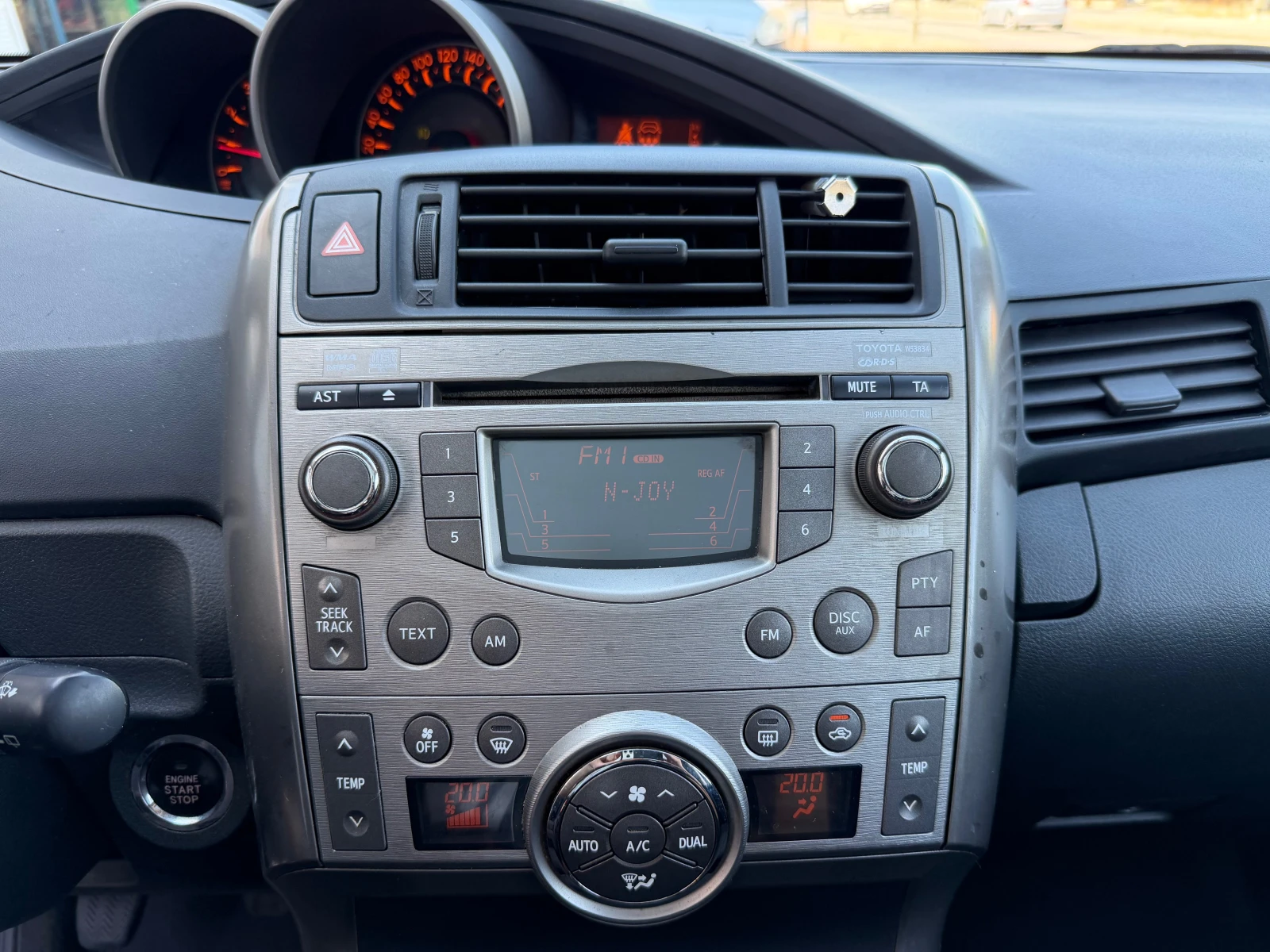 Toyota Verso 2.0D-4D-PANORAMA, снимка 11 - Автомобили и джипове - 55111954