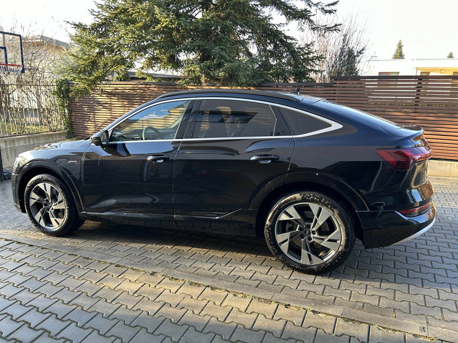 Audi E-Tron E tron 55 S Line Sportback, снимка 5 - Автомобили и джипове - 55617315
